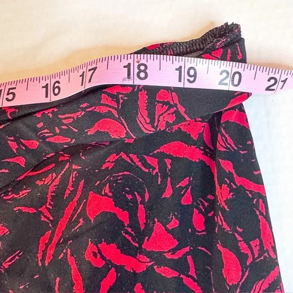 George Red & Black Rose Print A-Line Skirt – XL (16–18) - Picture 6 of 9